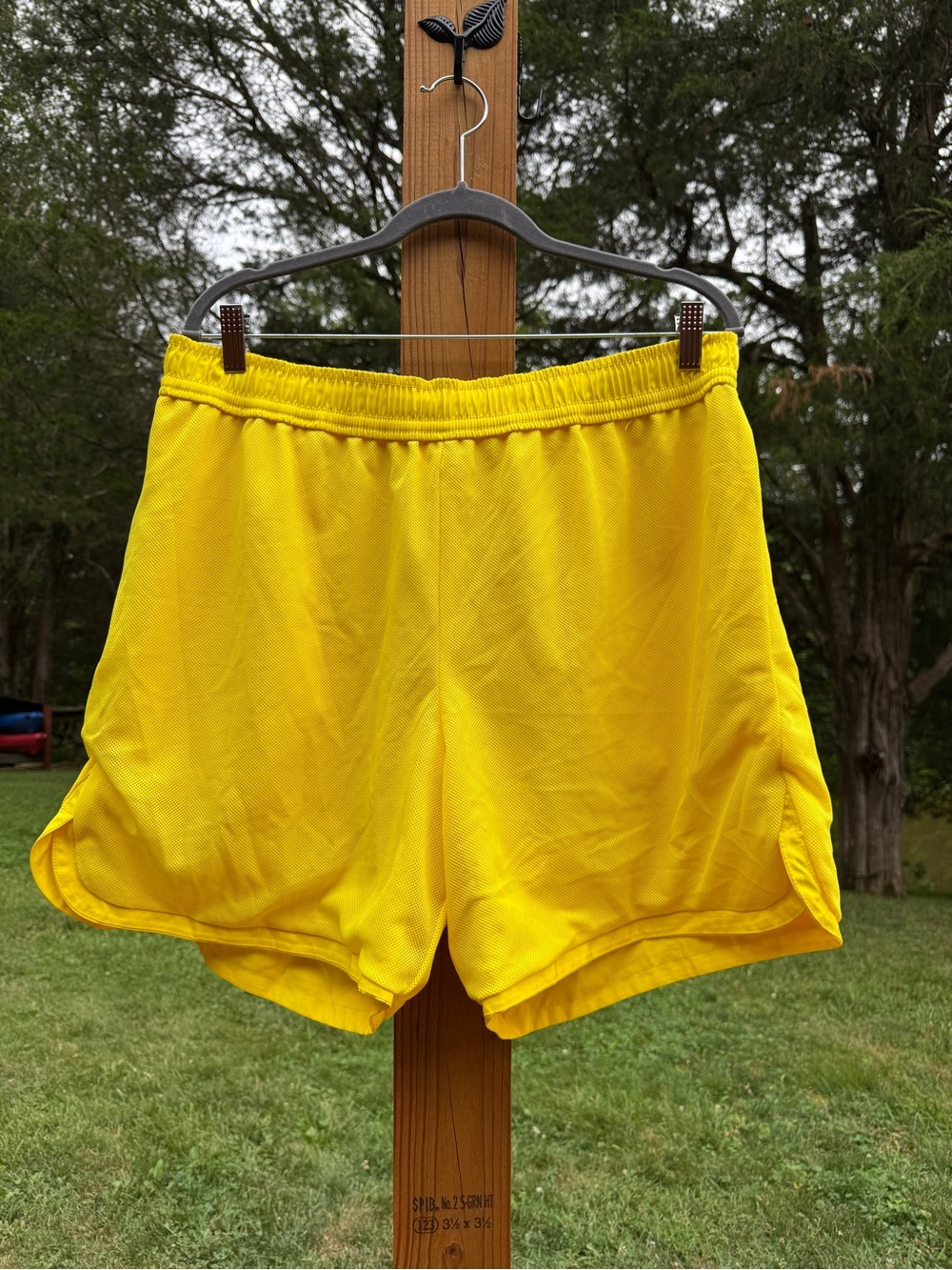 Nike $50 Yellow Men's Athletic Shorts XL - Picture 5 of 12
